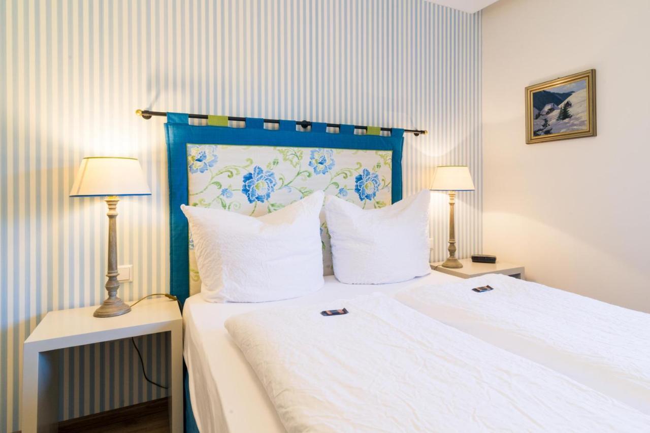 Goldener Adler Oberried - Hotel & Appartements Екстериор снимка