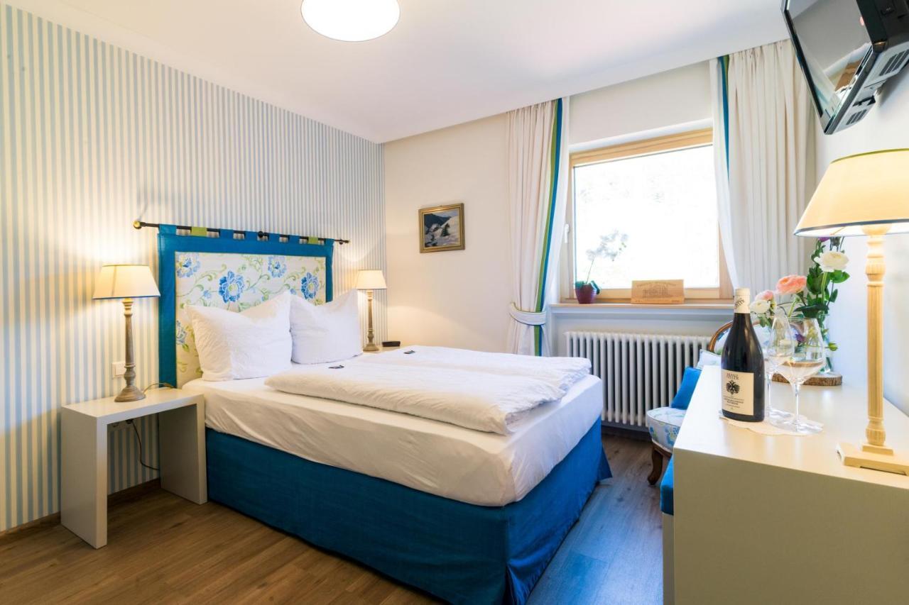 Goldener Adler Oberried - Hotel & Appartements Екстериор снимка