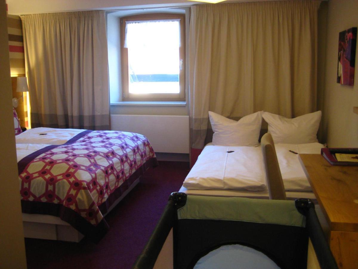 Goldener Adler Oberried - Hotel & Appartements Екстериор снимка